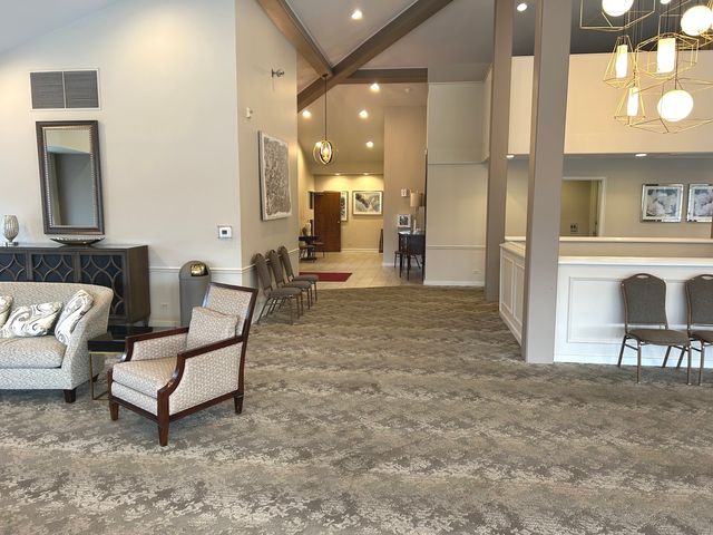 2 Oak Brook Club Drive B111, Oak Brook, IL 60523