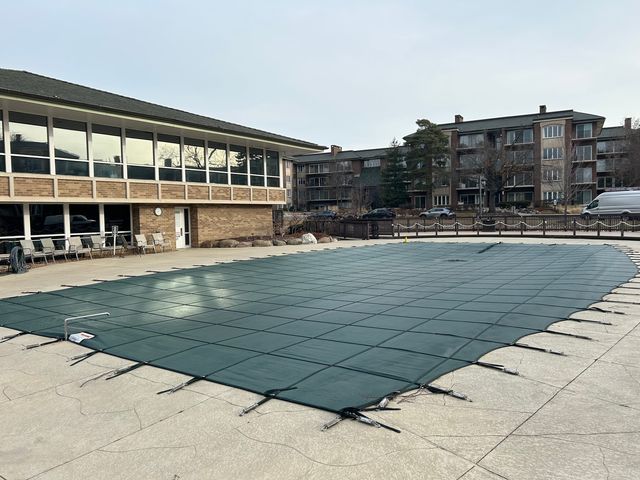 2 Oak Brook Club Drive B111, Oak Brook, IL 60523