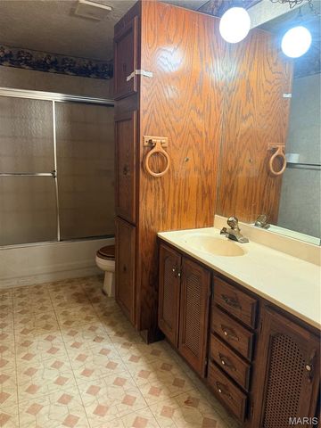 2403 Highway F, Wright City, MO 63390