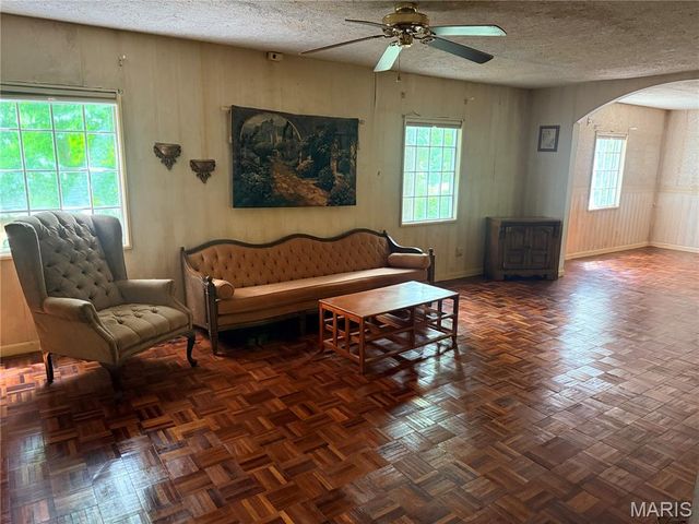 2403 Highway F, Wright City, MO 63390