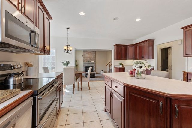 10 Anna Way, Norton, MA 02766