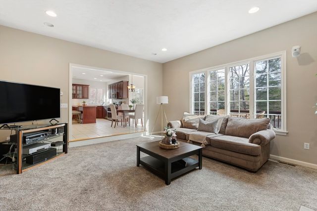 10 Anna Way, Norton, MA 02766