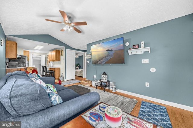 413 ORCHARD AVE, Baltimore, MD 21225