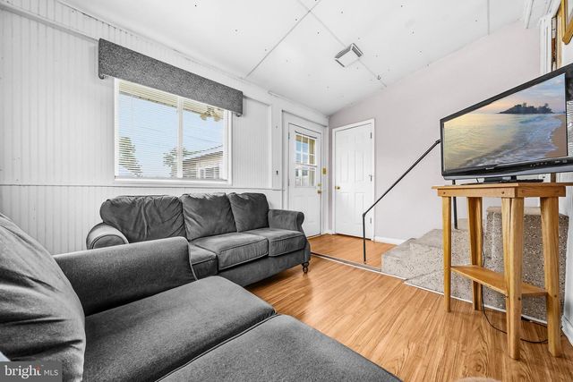 413 ORCHARD AVE, Baltimore, MD 21225