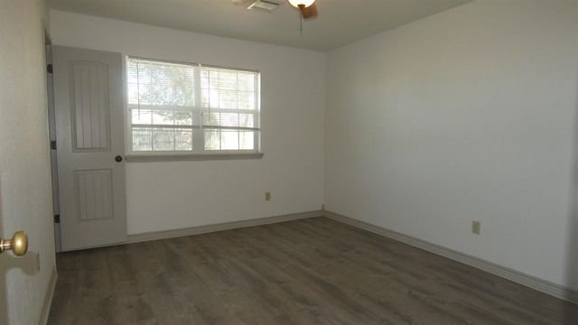 404 SW 71st St, Lawton, OK 73505