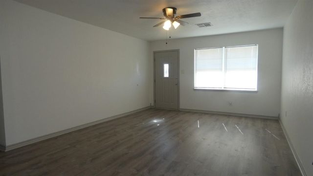 404 SW 71st St, Lawton, OK 73505