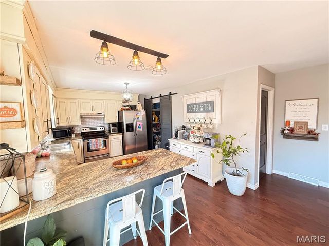 9262 AA Route, Farmington, MO 63640