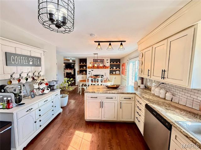 9262 AA Route, Farmington, MO 63640