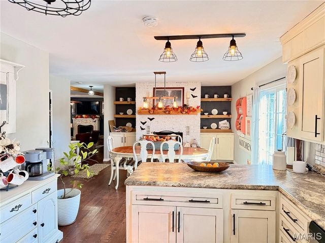 9262 AA Route, Farmington, MO 63640