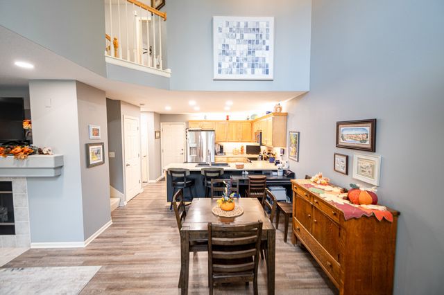 15421 Walnut Hills Drive, Urbandale, IA 50323