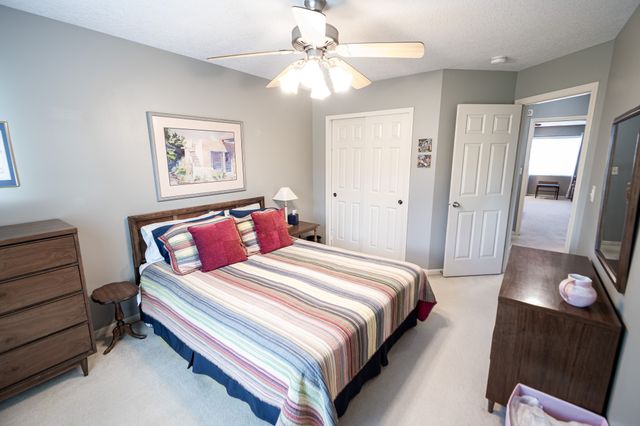 15421 Walnut Hills Drive, Urbandale, IA 50323