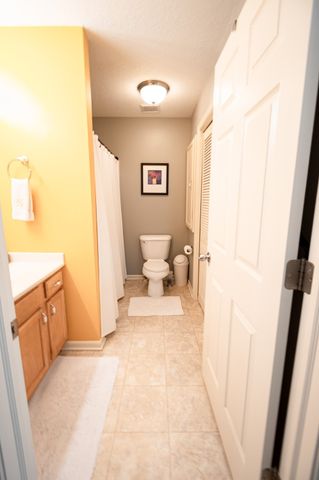 15421 Walnut Hills Drive, Urbandale, IA 50323