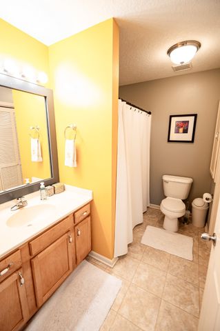 15421 Walnut Hills Drive, Urbandale, IA 50323