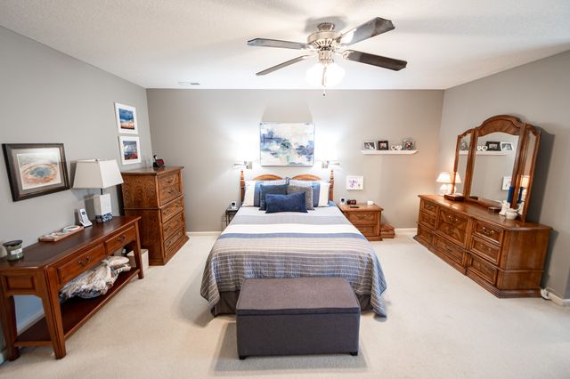 15421 Walnut Hills Drive, Urbandale, IA 50323