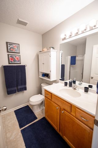 15421 Walnut Hills Drive, Urbandale, IA 50323