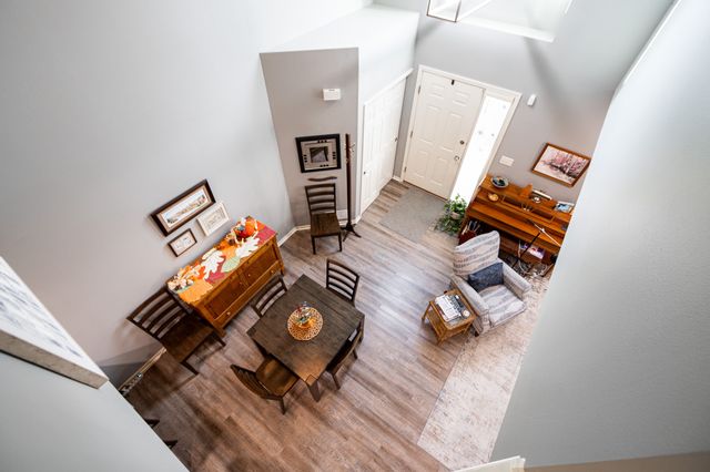 15421 Walnut Hills Drive, Urbandale, IA 50323