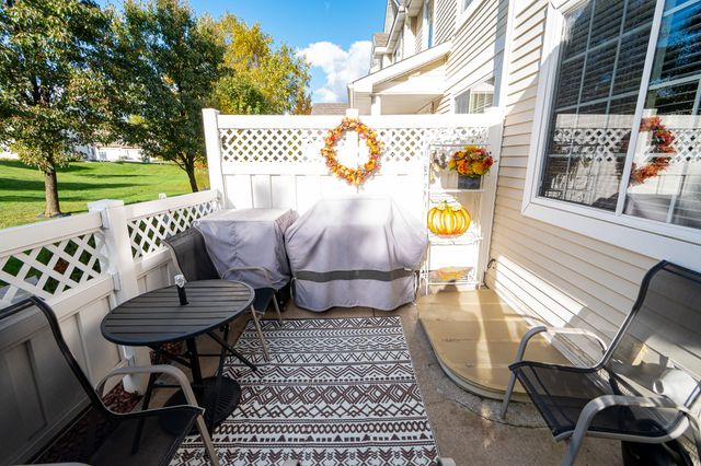 15421 Walnut Hills Drive, Urbandale, IA 50323