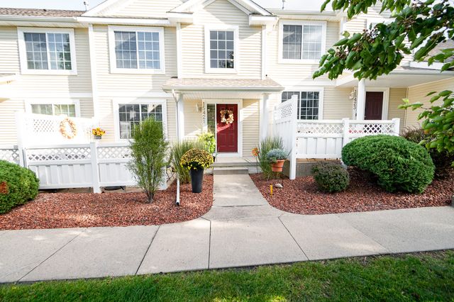 15421 Walnut Hills Drive, Urbandale, IA 50323