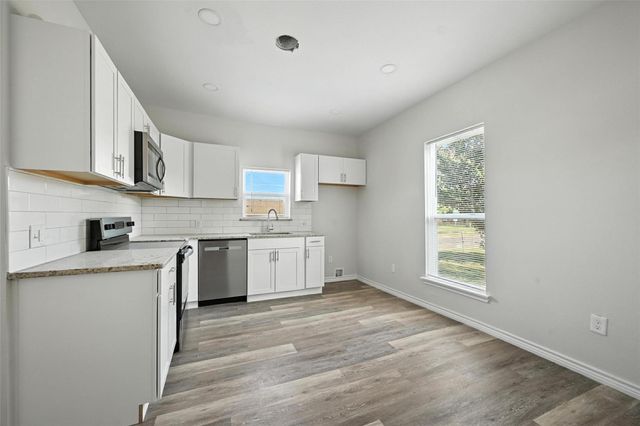 412 3rd Street, Whitesboro, TX 76273