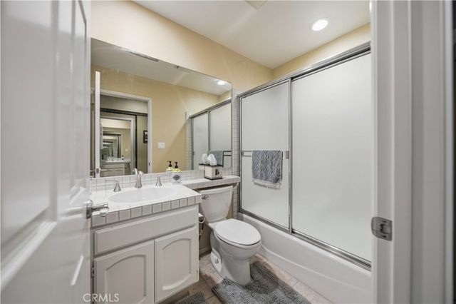 5930 Tampa 204, Tarzana, CA 91356