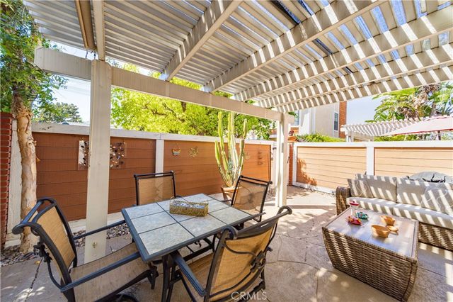 5930 Tampa 204, Tarzana, CA 91356