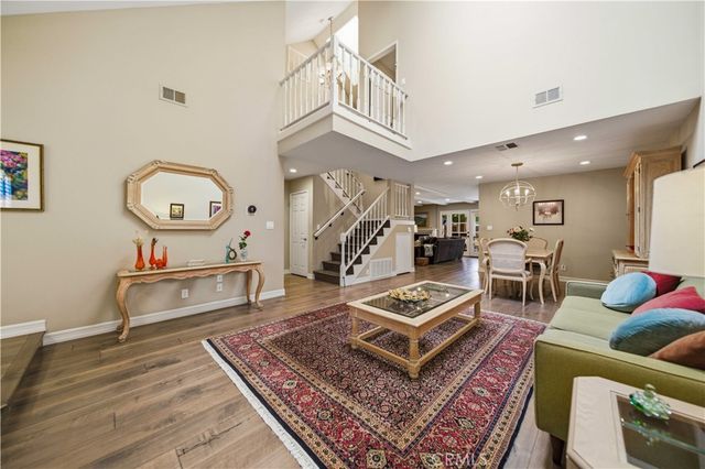 5930 Tampa 204, Tarzana, CA 91356