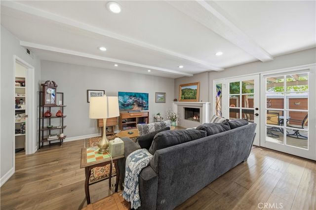 5930 Tampa 204, Tarzana, CA 91356