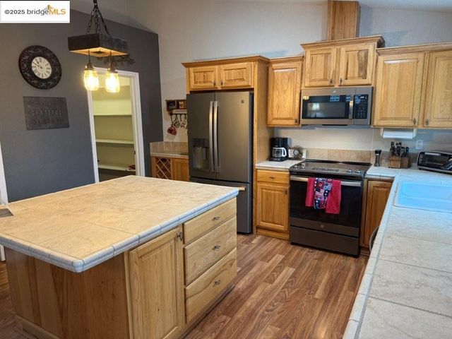 19620 Golden Rock Circle, Groveland, CA 95321