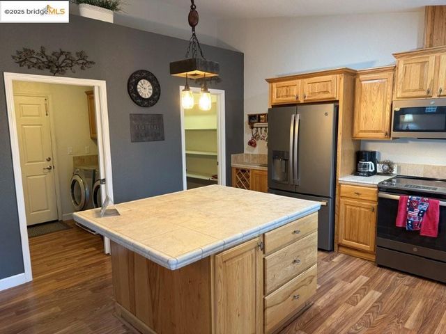 19620 Golden Rock Circle, Groveland, CA 95321