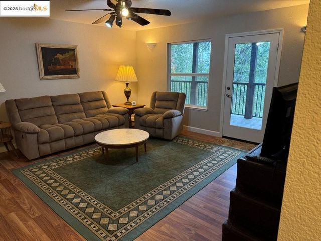 19620 Golden Rock Circle, Groveland, CA 95321