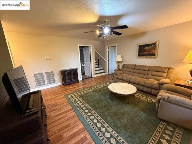 19620 Golden Rock Circle, Groveland, CA 95321