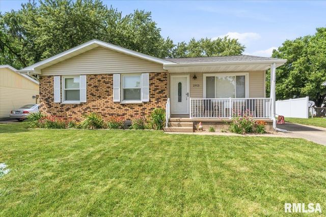 2913 SELKIRK Road, Springfield, IL 62702