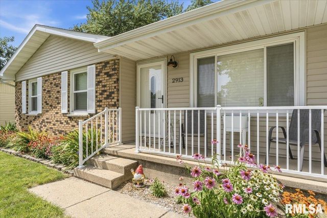 2913 SELKIRK Road, Springfield, IL 62702