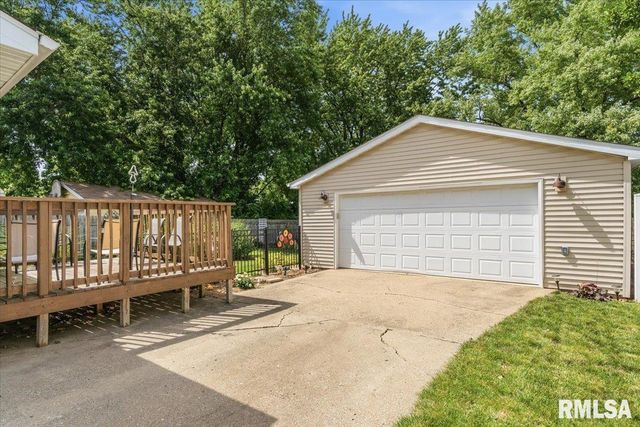 2913 SELKIRK Road, Springfield, IL 62702