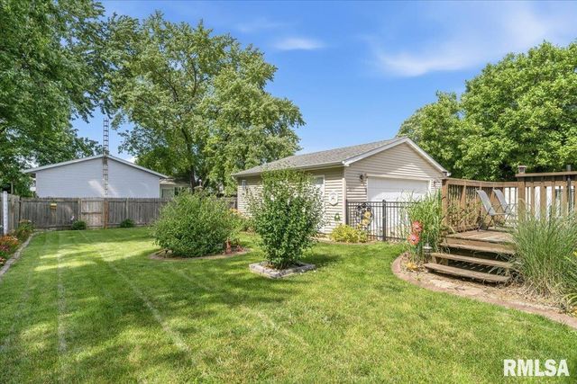 2913 SELKIRK Road, Springfield, IL 62702