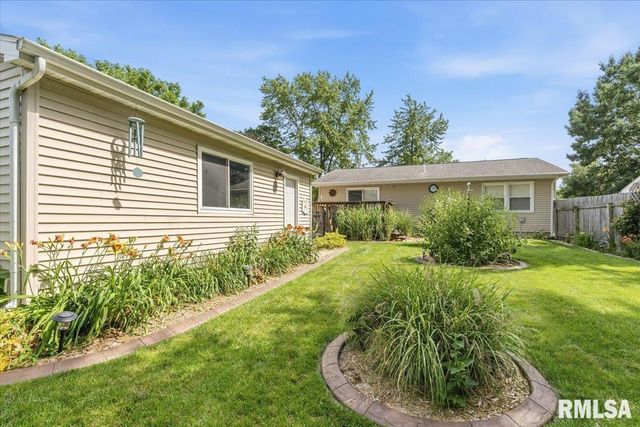 2913 SELKIRK Road, Springfield, IL 62702