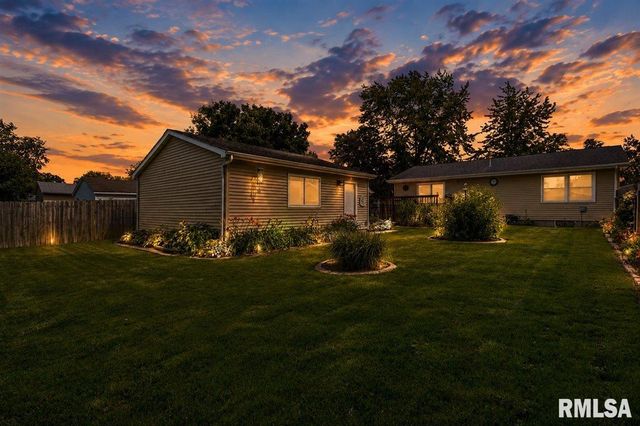 2913 SELKIRK Road, Springfield, IL 62702