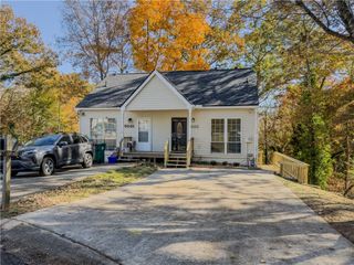 5033 David SE Place, Smyrna, GA 30082