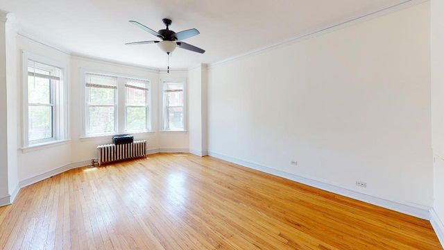 3012 W Warren Boulevard, Chicago, IL 60612