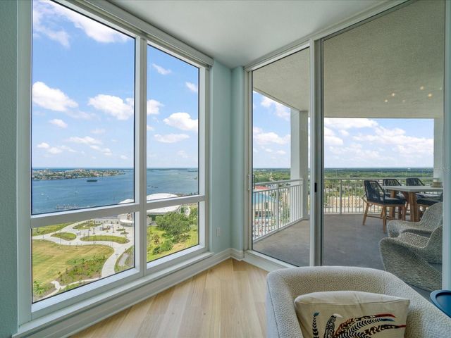 331 CLEVELAND ST 1806, Clearwater, FL 33755