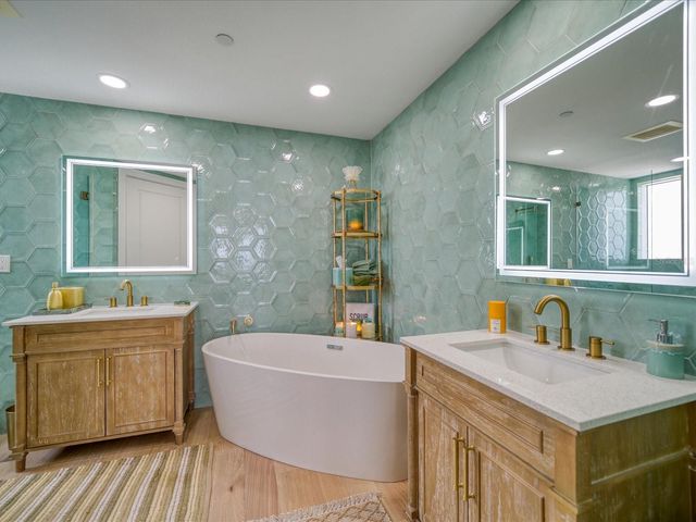 331 CLEVELAND ST 1806, Clearwater, FL 33755