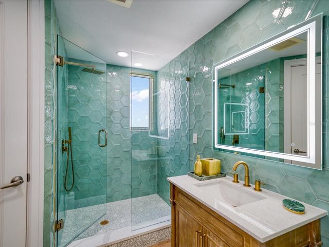 331 CLEVELAND ST 1806, Clearwater, FL 33755