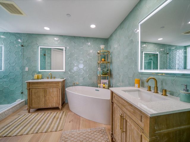 331 CLEVELAND ST 1806, Clearwater, FL 33755