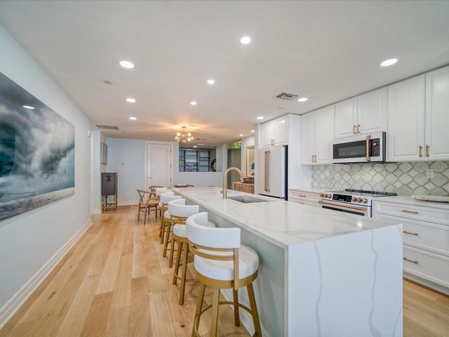 331 CLEVELAND ST 1806, Clearwater, FL 33755