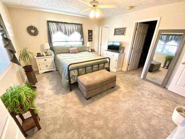 889 7th St. NE Street, Linton, IN 47441