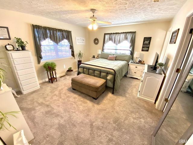 889 7th St. NE Street, Linton, IN 47441