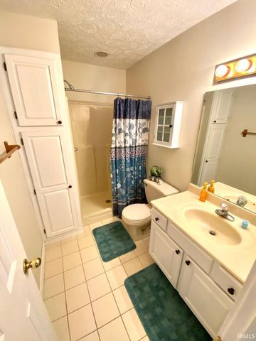 889 7th St. NE Street, Linton, IN 47441