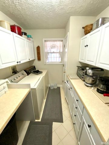 889 7th St. NE Street, Linton, IN 47441