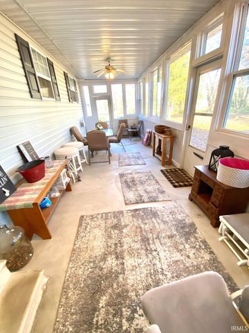 889 7th St. NE Street, Linton, IN 47441