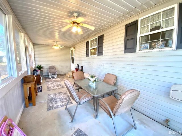 889 7th St. NE Street, Linton, IN 47441